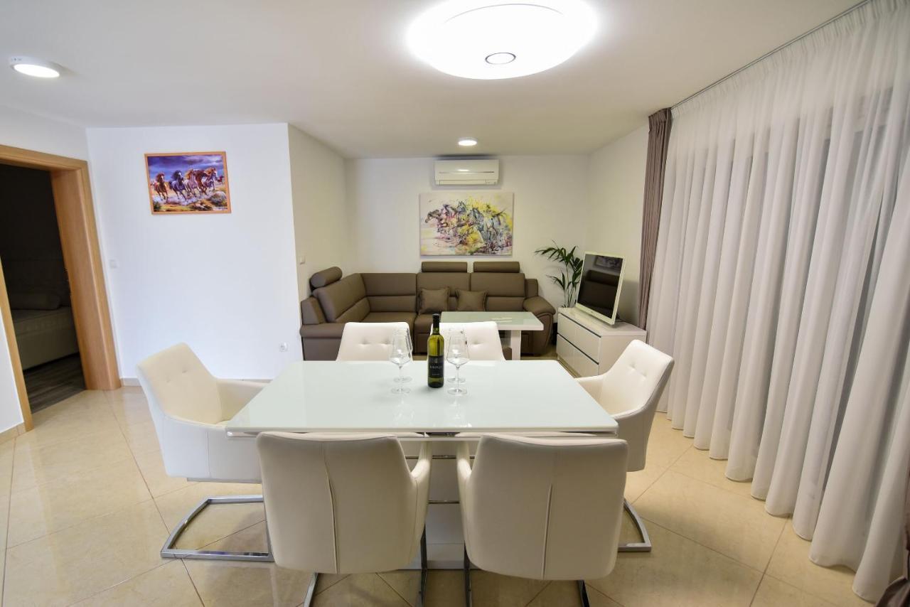 Apartments Sana วีร์ ภายนอก รูปภาพ