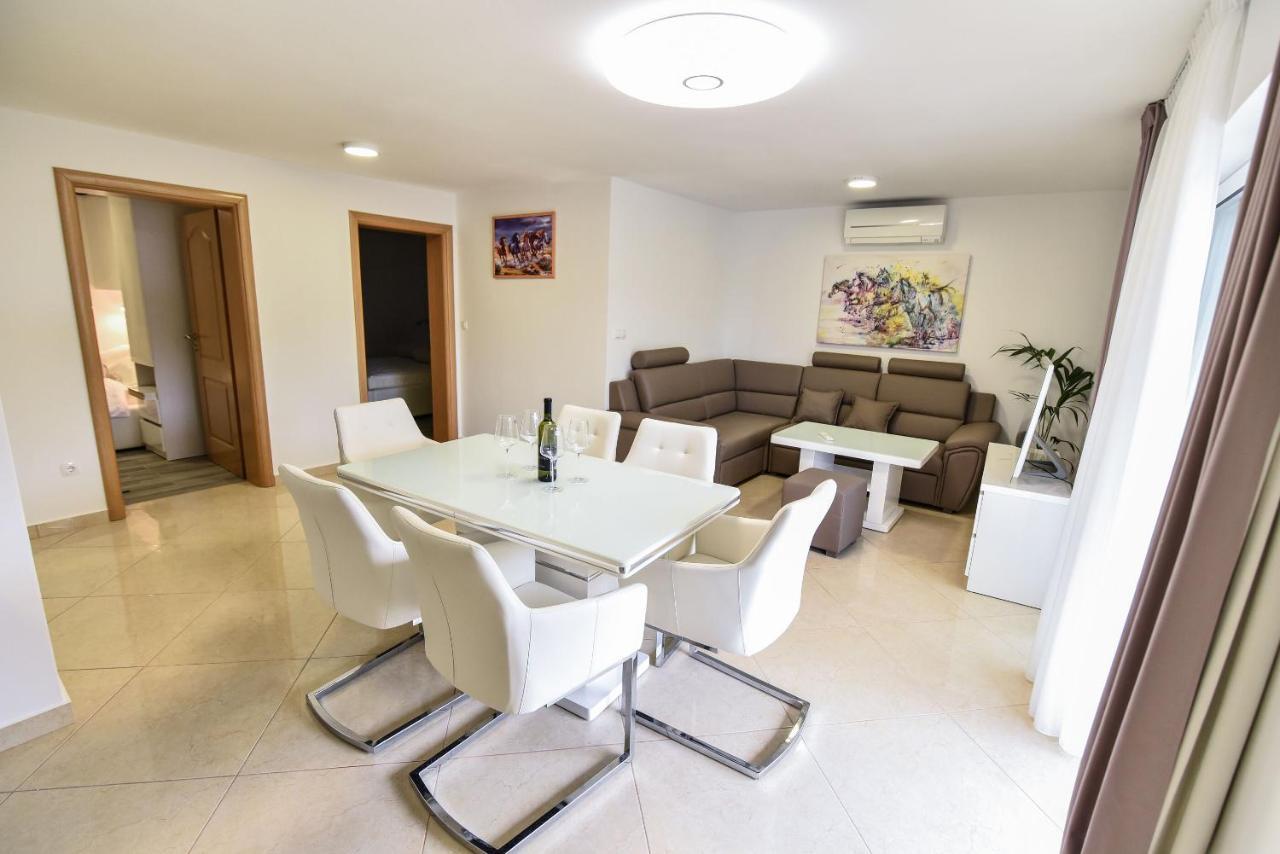 Apartments Sana วีร์ ภายนอก รูปภาพ
